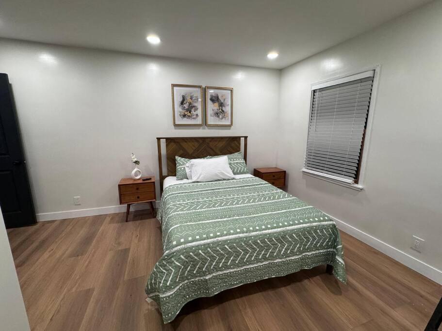 Mid-Century Gem In Long Beach Zewnętrze zdjęcie